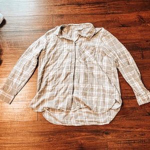 Old Navy Women’s Classic Plaid Button Up